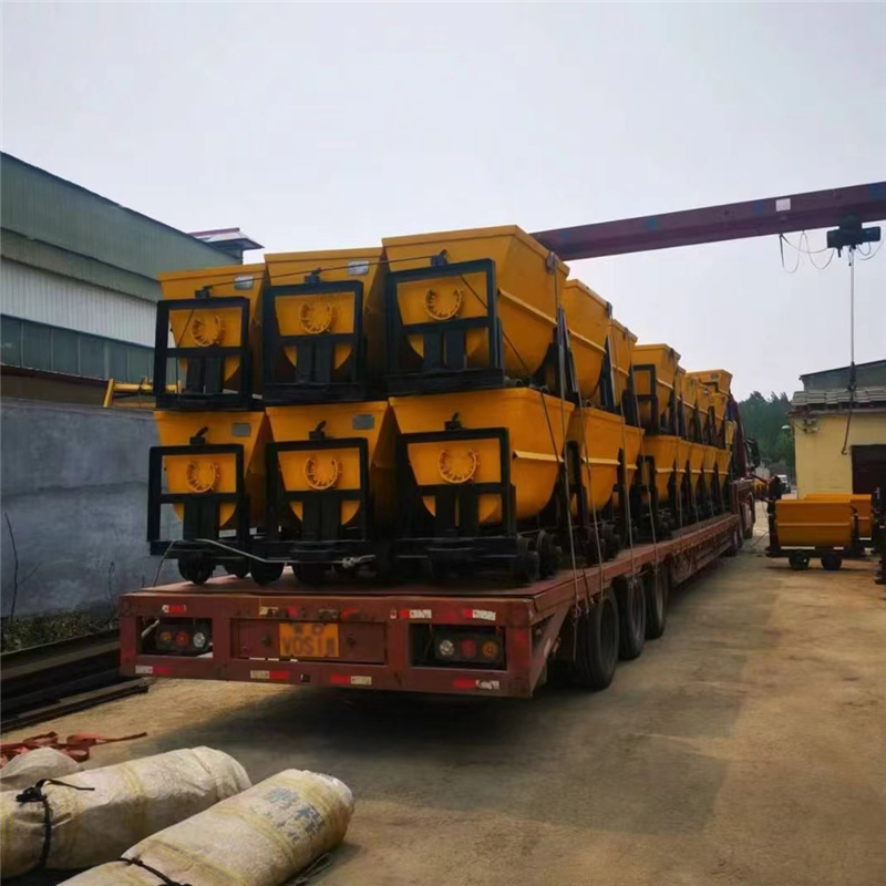 華礦集團(tuán)熱銷(xiāo)產(chǎn)品翻斗式礦車(chē)發(fā)往內(nèi)蒙古